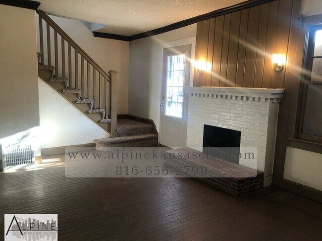 Building Photo - 3-4 Bedroom Midtown Home