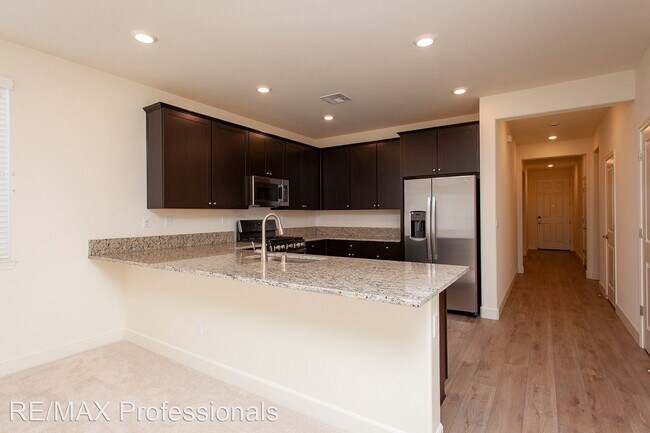 Building Photo - 4 br, 3 bath House - 2093 Neuer Drive
