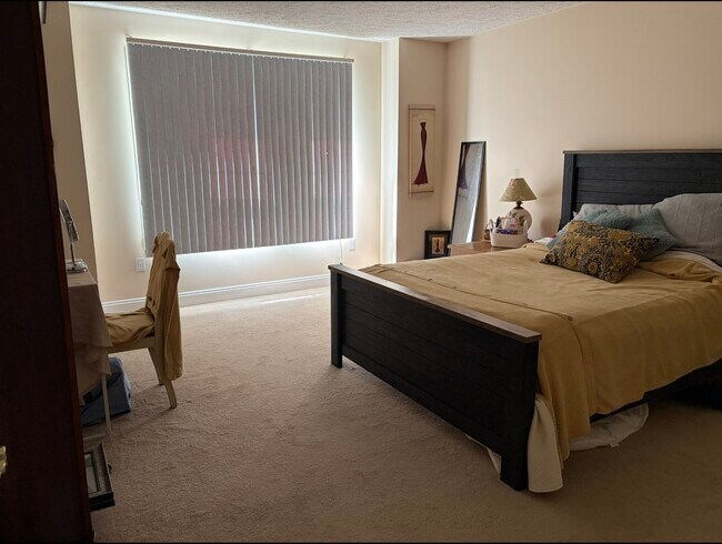 Foto del edificio - 465 Oaktree Blvd