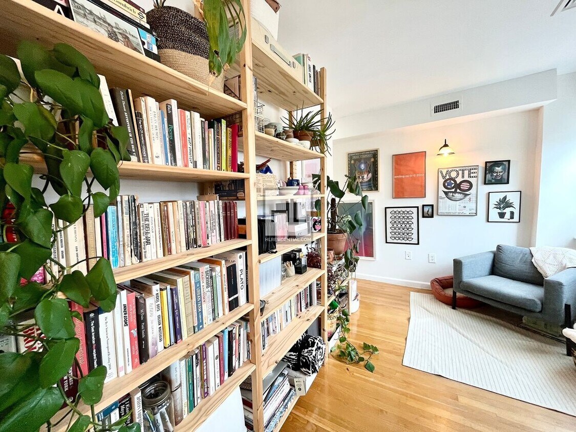Foto del edificio - RED HOOK ?Spacious 3-bedroom duplex $4200