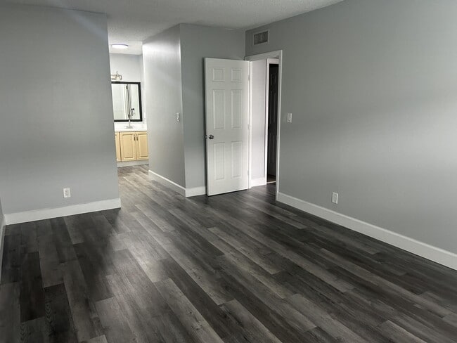Foto del edificio - 3232 NW 84th Ave