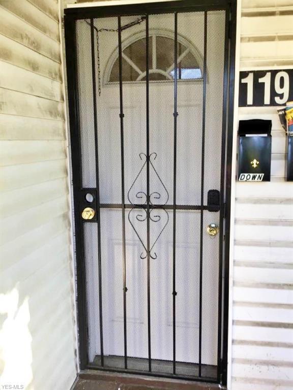 Foto del edificio - 11917 Forest Ave