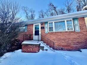 Building Photo - 148 Le Beau Pike