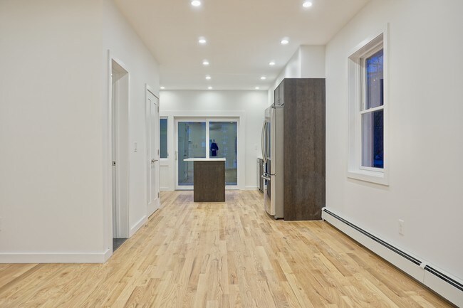 Building Photo - 18 Hudson Street