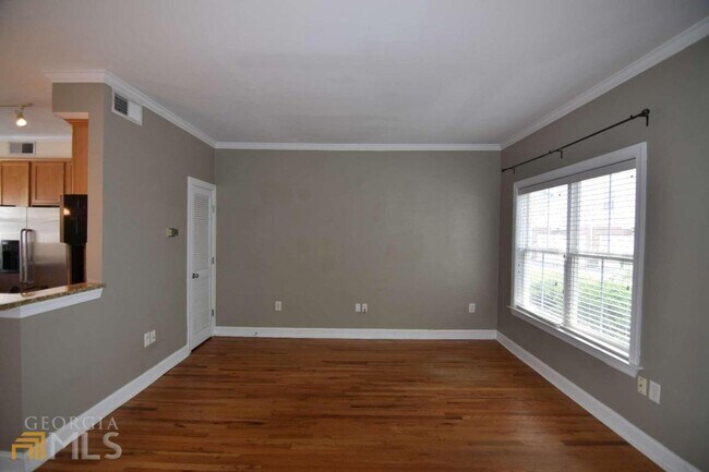 Building Photo - 308 Carlyle Park Dr