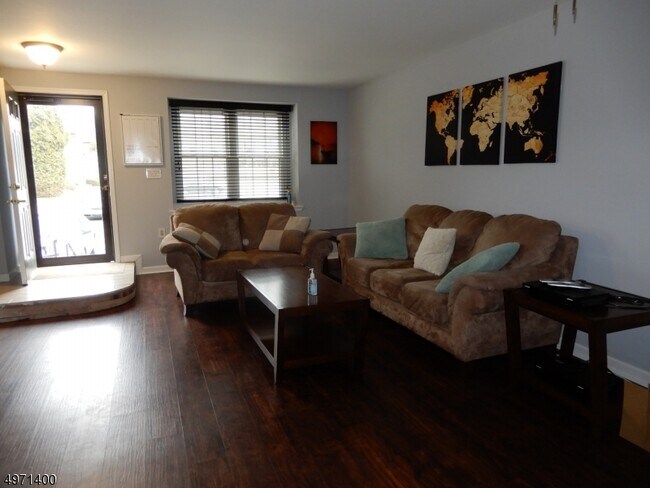 Building Photo - 15 Great Horned Owl Ct