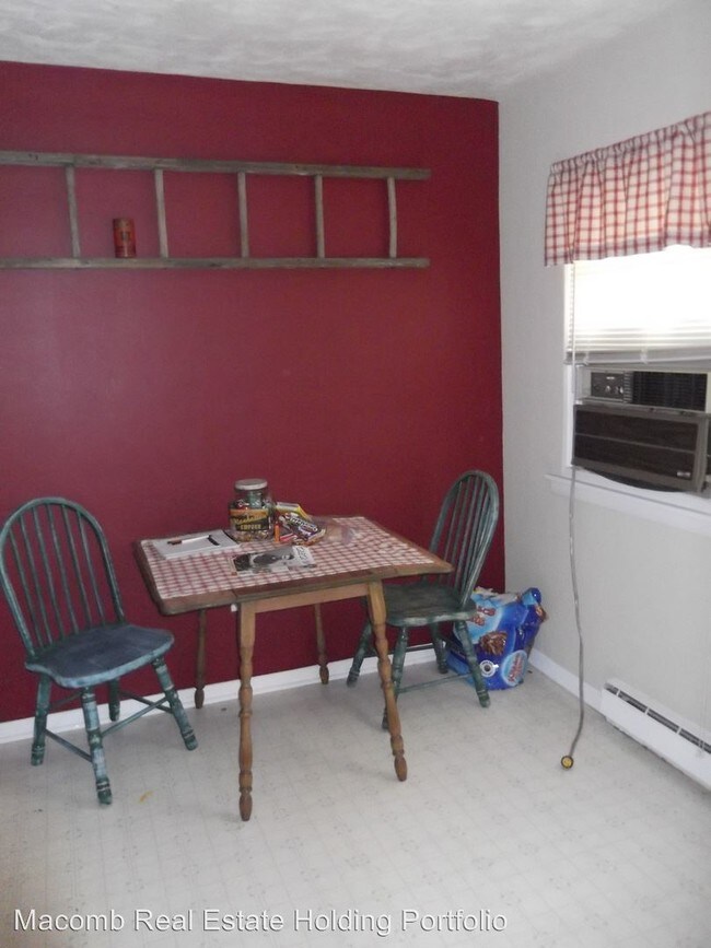 Building Photo - 375 Eggers Dr