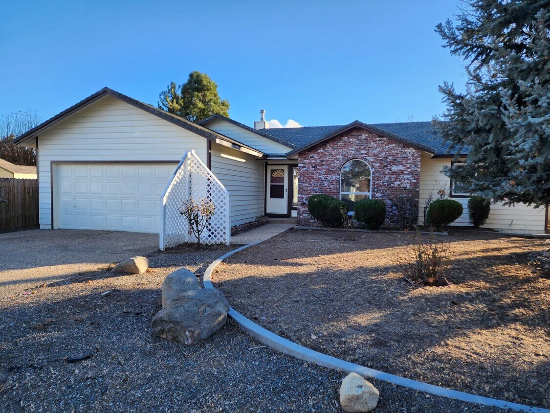 3 bedroom Home For Rent in Minden - 3 bedroom Home  For Rent in Minden