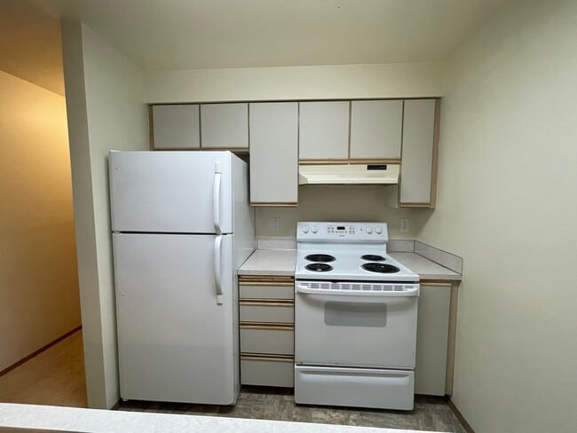 Kitchen - 8820 Stone Ave N