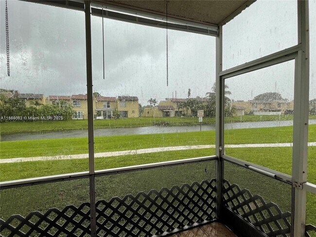Foto del edificio - 10389 N Kendall Dr