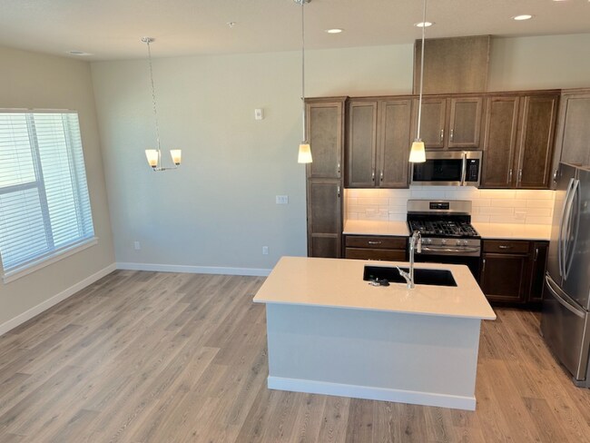 Foto del edificio - 844 Schlagel St