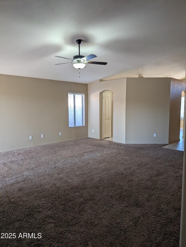 Building Photo - 534 W Bluefield Ave