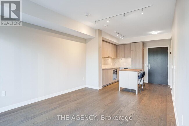 Photo du bâtiment - 158 Front St E