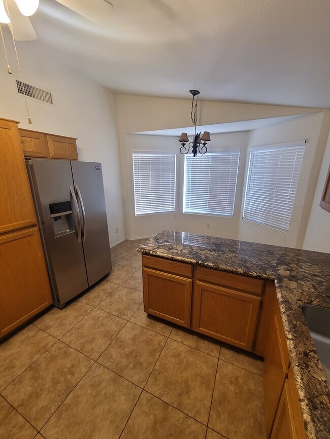 Building Photo - Corner 3/2 with fireplace for rent