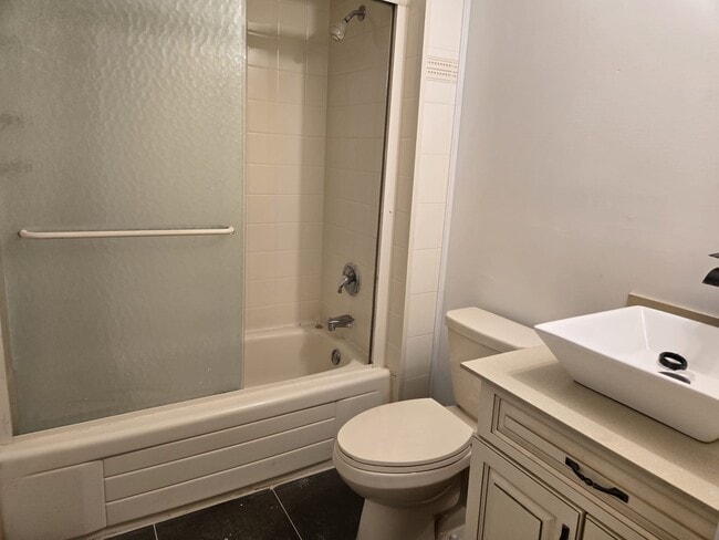 Photo du bâtiment - 42 Connaught Av