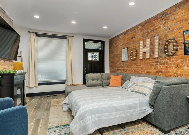 Foto del edificio - 241 Taylor Ave