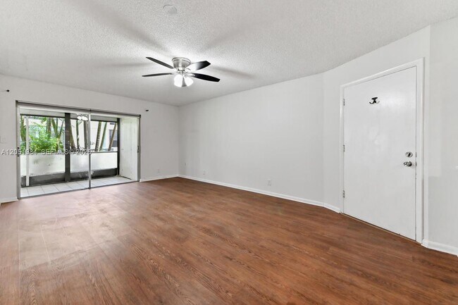 Building Photo - 10789 N Military Trl