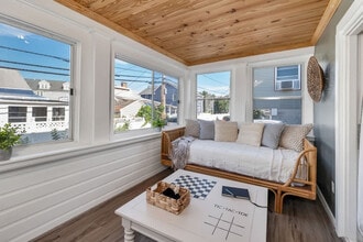 Building Photo - 9 Cole St