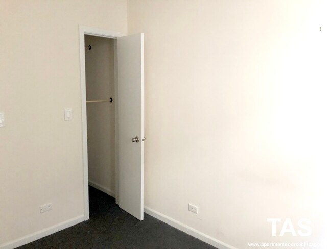 Foto del edificio - 5054 N Winthrop Ave