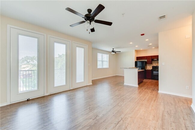 Building Photo - 1915 Dartmouth St