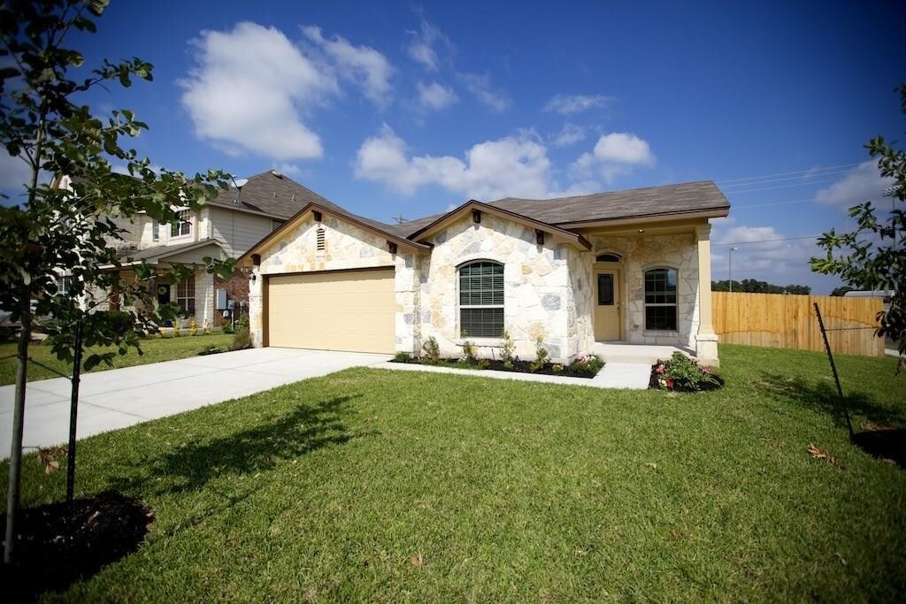 Primary Photo - 2101 Ariella Dr