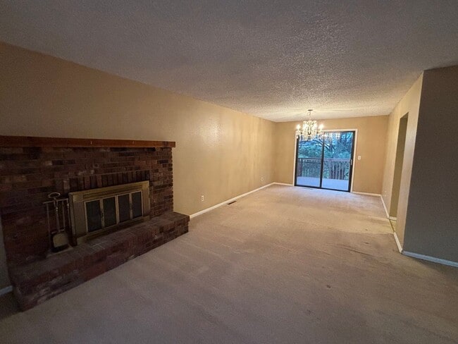 Foto del edificio - Westside 3 Bedroom Home in D20