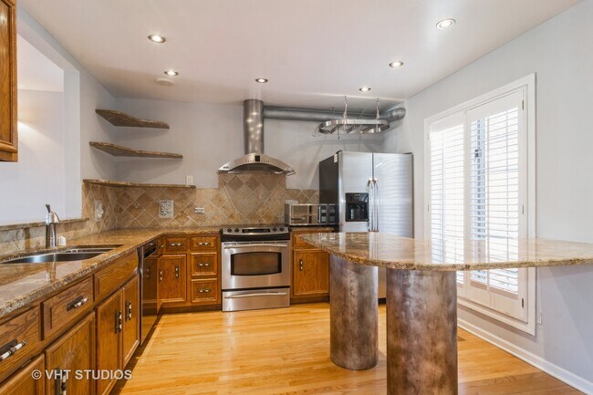 Foto del edificio - 1410 Shire Cir