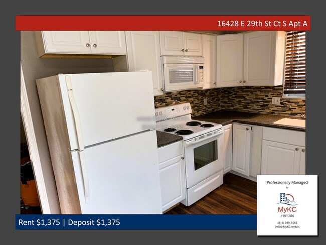 Building Photo - Spacious 2 Bed, 1.5 Bath Duplex - Recently...