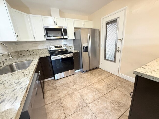 Foto del edificio - 7711 SW 56th St