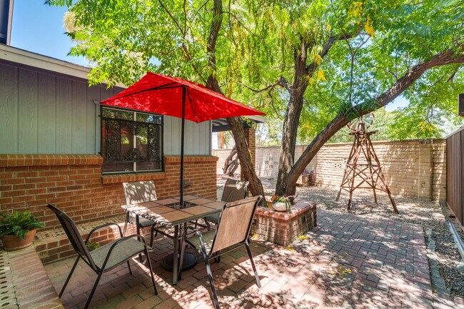 Foto del edificio - 2724 N Gill Ave