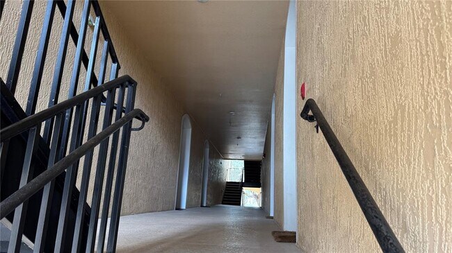 Foto del edificio - 3224 Dante Dr