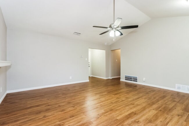 Foto del edificio - 1108 N Knowles Dr