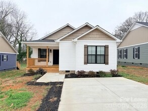 Building Photo - 626 W Bell St