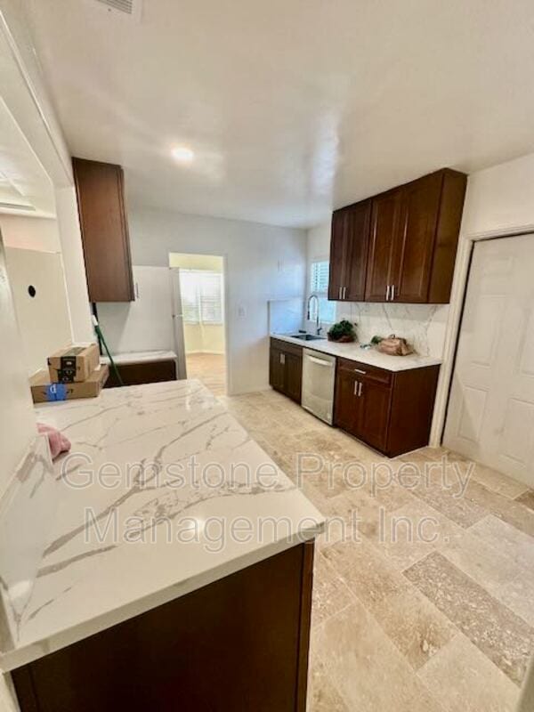 Foto del edificio - 5017 College Ave