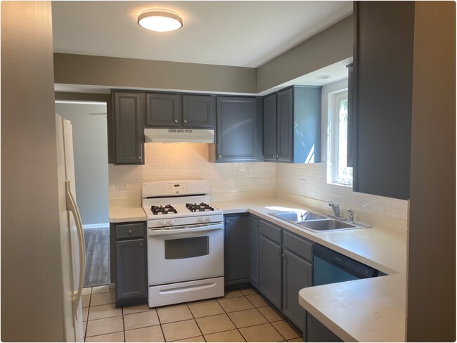 Building Photo - 2033 Manico Ct