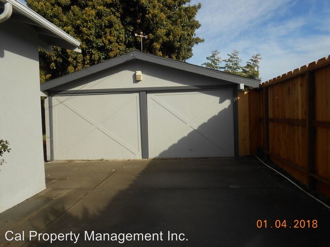 Foto del edificio - 3 br, 3 bath House - 37 WILLOW ST.