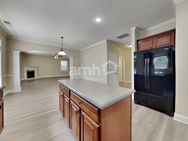 Building Photo - 111 Woodview Ct