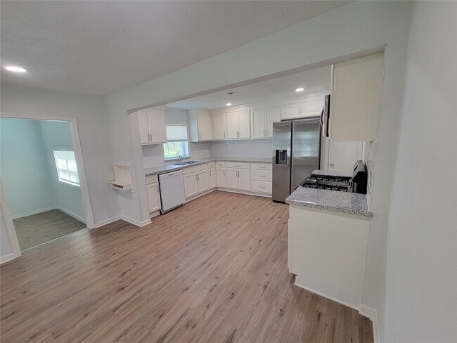 Foto del edificio - 830 Becker St