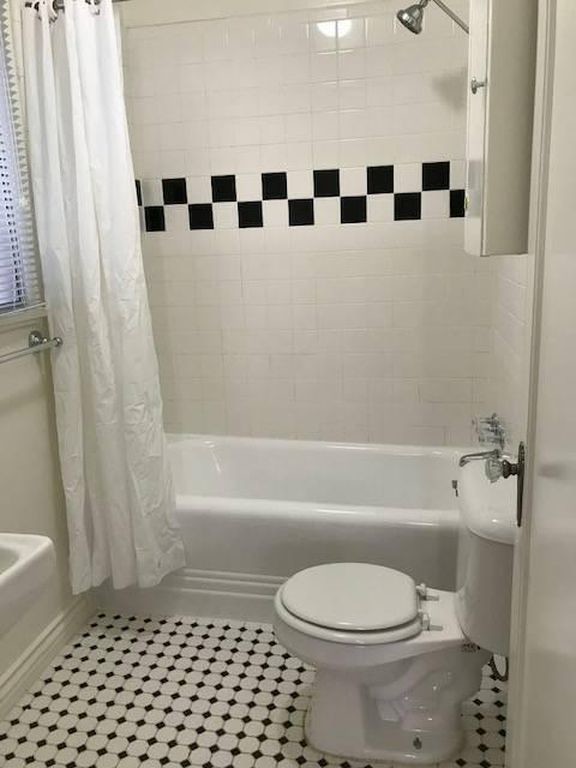 Primary Photo - 2222 Echo Park Ave