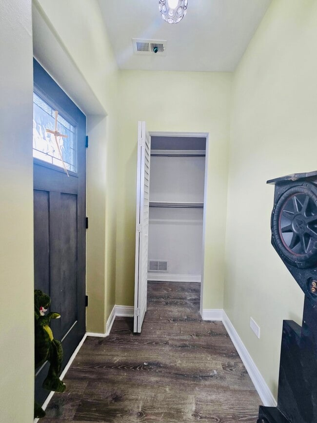 Foto del edificio - 3741 S Honore St