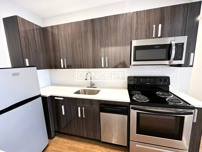 Building Photo - 11 Peterborough St