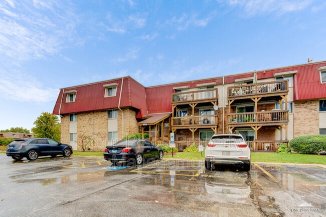 Building Photo - 1870 Tall Oaks Dr