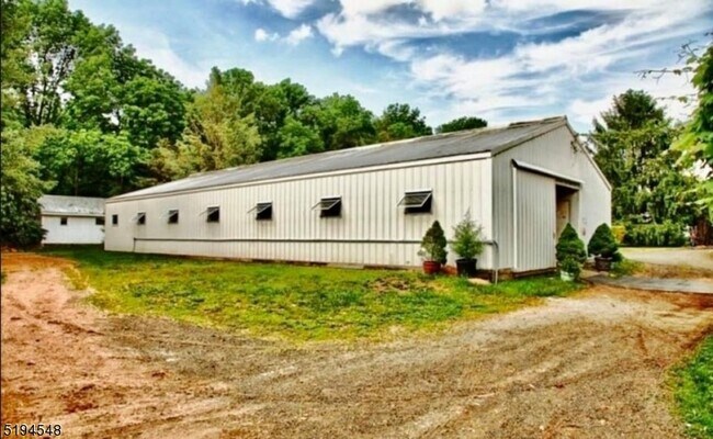 Building Photo - 33 Naughright Rd