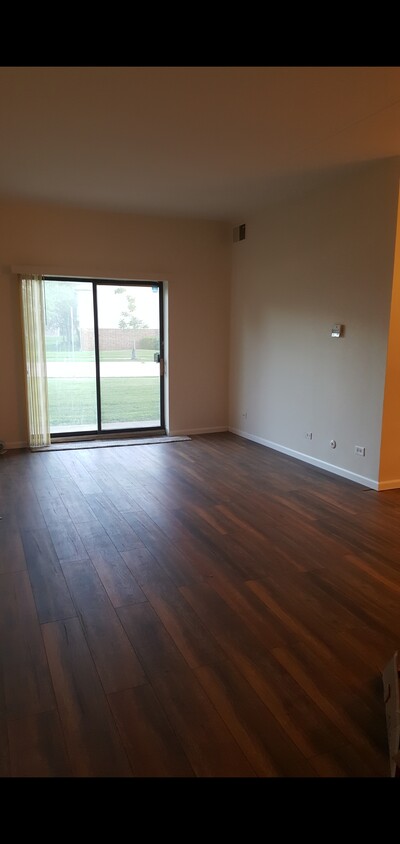Living room - 1463 Mercury Dr