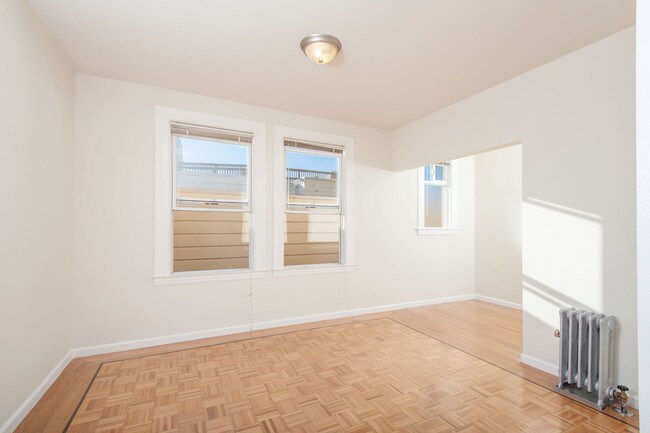 Building Photo - 1547 Clay St