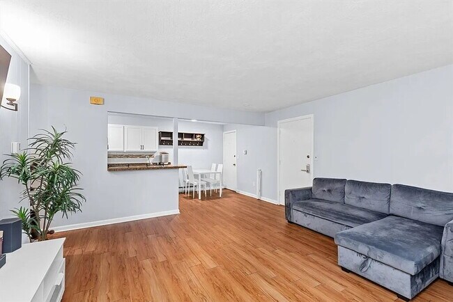 Foto del edificio - "Charming 1-Bedroom Retreat with Modern Co...