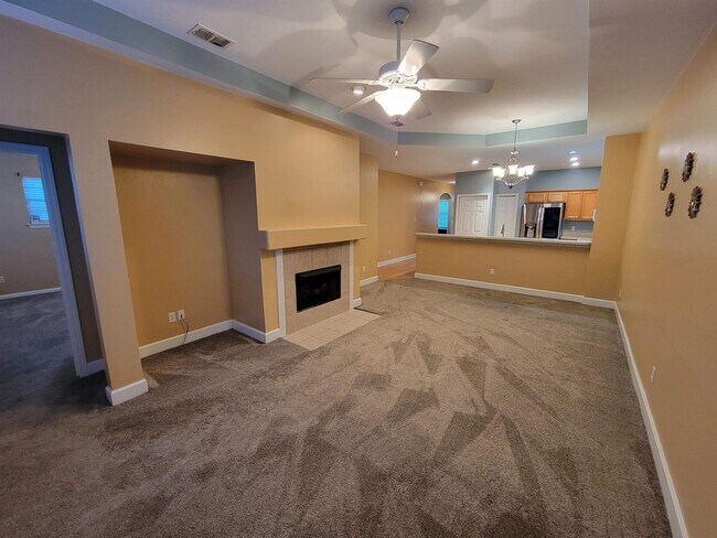 Foto del edificio - 5504 Hampton Woods Way