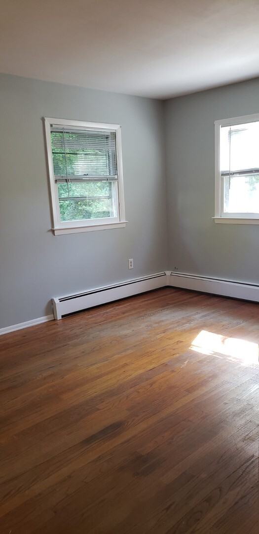 Foto del edificio - 3 Bedroom house for Rent - Middletown, NY