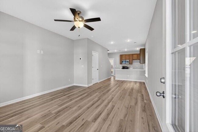 Foto del edificio - New Construction open concept, 3 bedroom home in Lagrange! Must see!