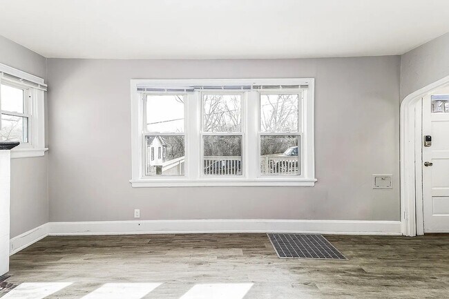 Foto del edificio - 3157 Sunshine Ave